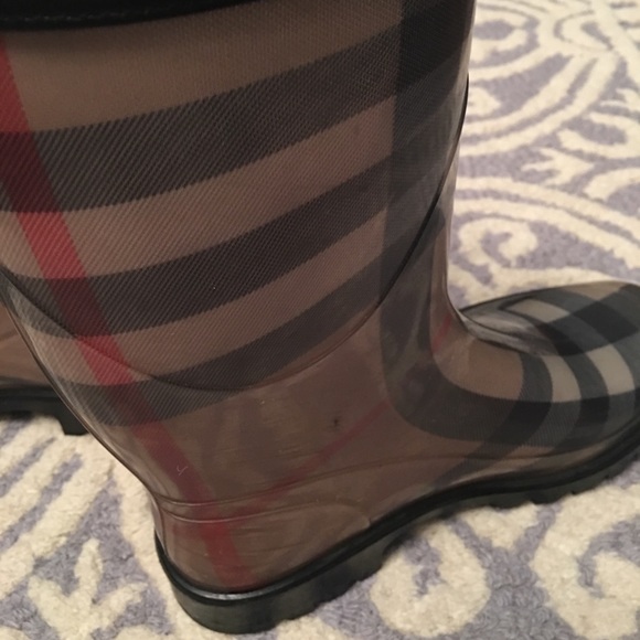 SOLD Authentic Burberry Rainboots - Picture 4 of 6
